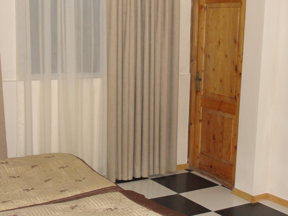 Guest House 26 Mestia Luaran gambar